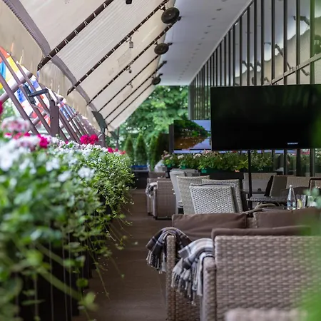 Premier Dnister Hotel 4*