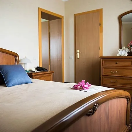 Premier Dnister Hotel 4*