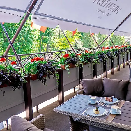 Premier Dnister Готель