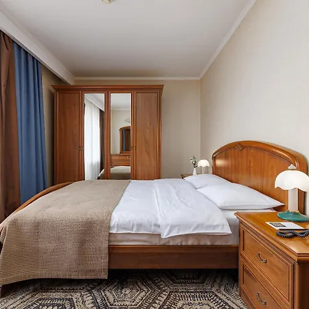 Premier Dnister Hotel Lwów