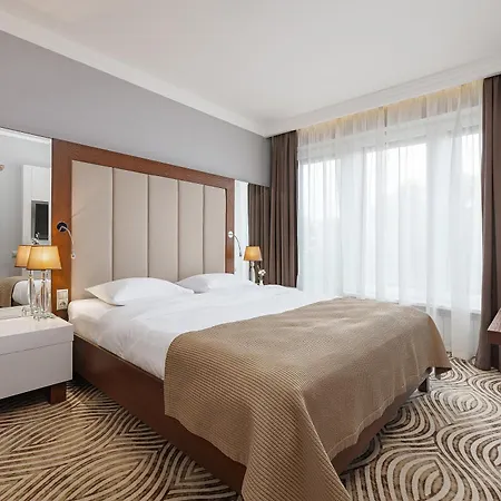 Premier Dnister Hotel