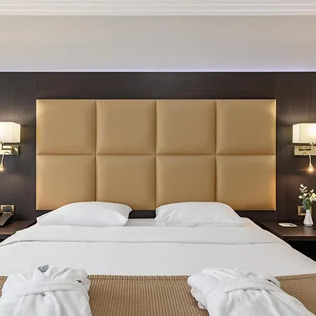 Premier Dnister Hotel