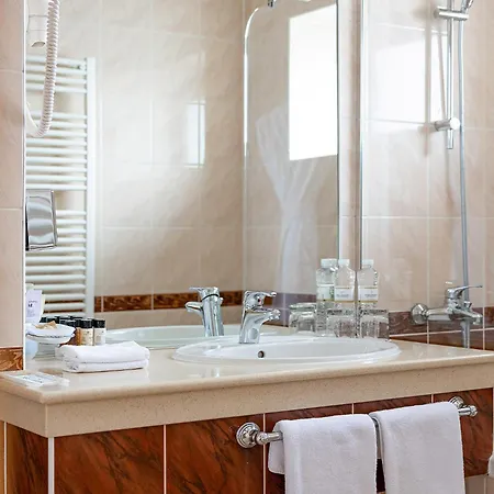 Premier Dnister Hotel 4*