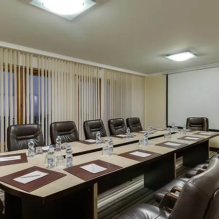 Premier Dnister Hotel 4*