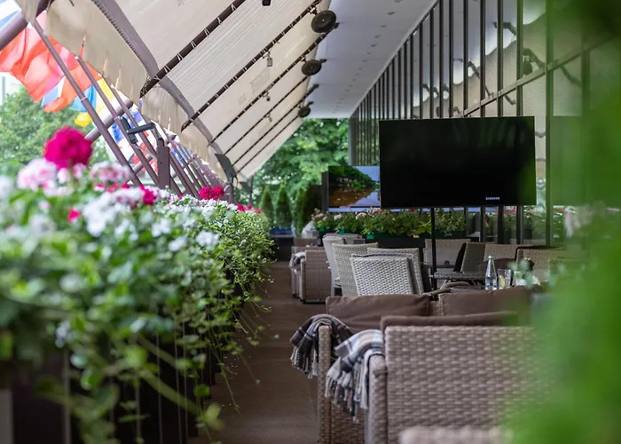 Premier Dnister Hotel 4*