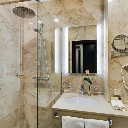 Hotell Premier Dnister 4*