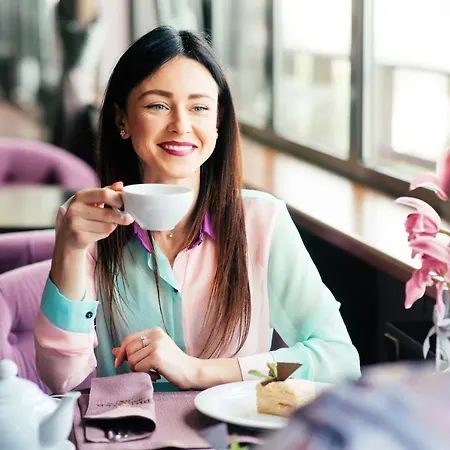 호텔 Premier Dnister 4*