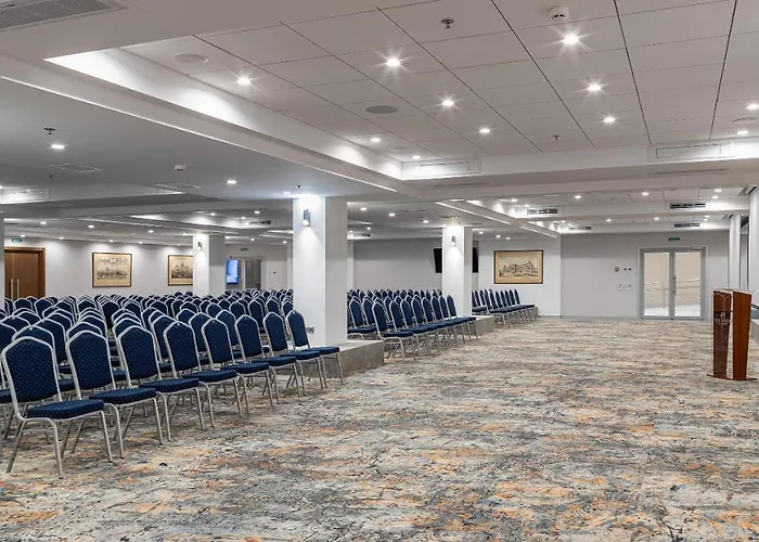 ホテル Premier Dnister 4*